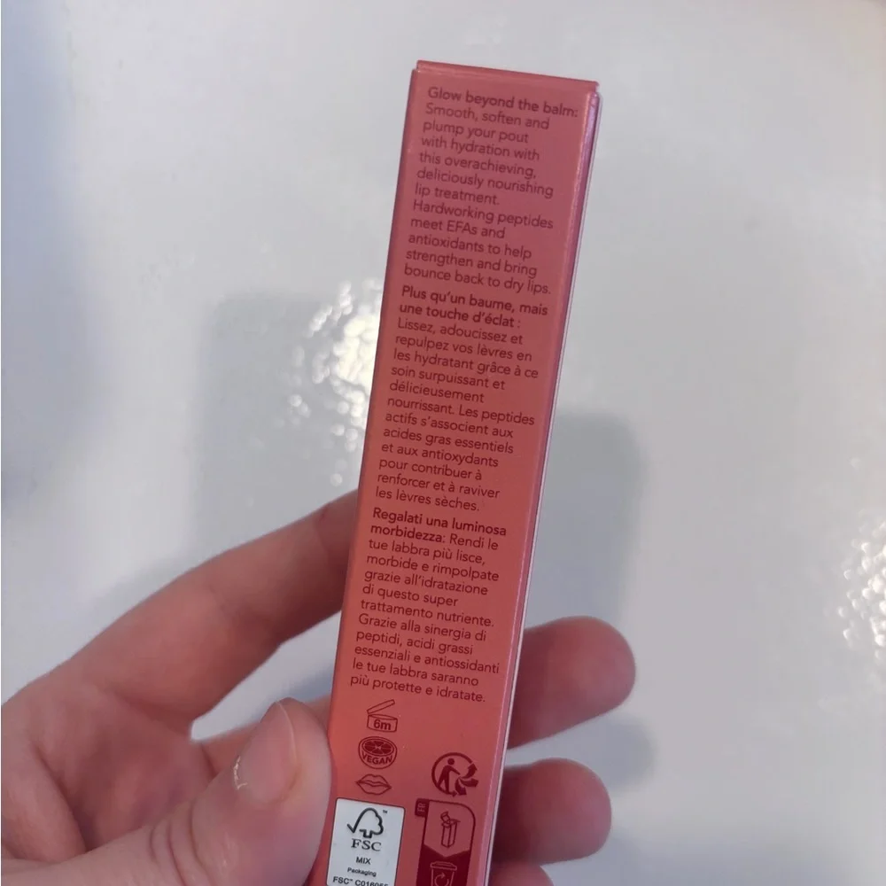 This OLEHENRIKSEN Pout Preserve Peptide Lip Treatment comes in a 12ml